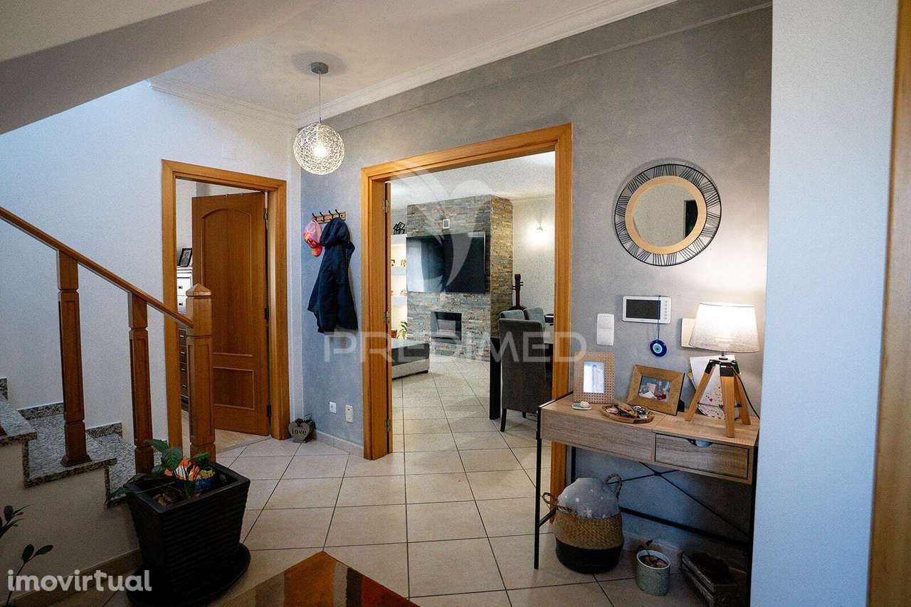 Moradia T4 com Garagem - Vale dos Choupos - Azeitão - Grande imagem: 4/40