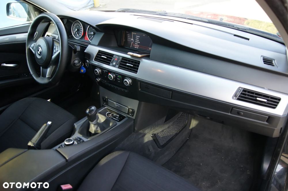 BMW Seria 5 525d Edition Sport - 17