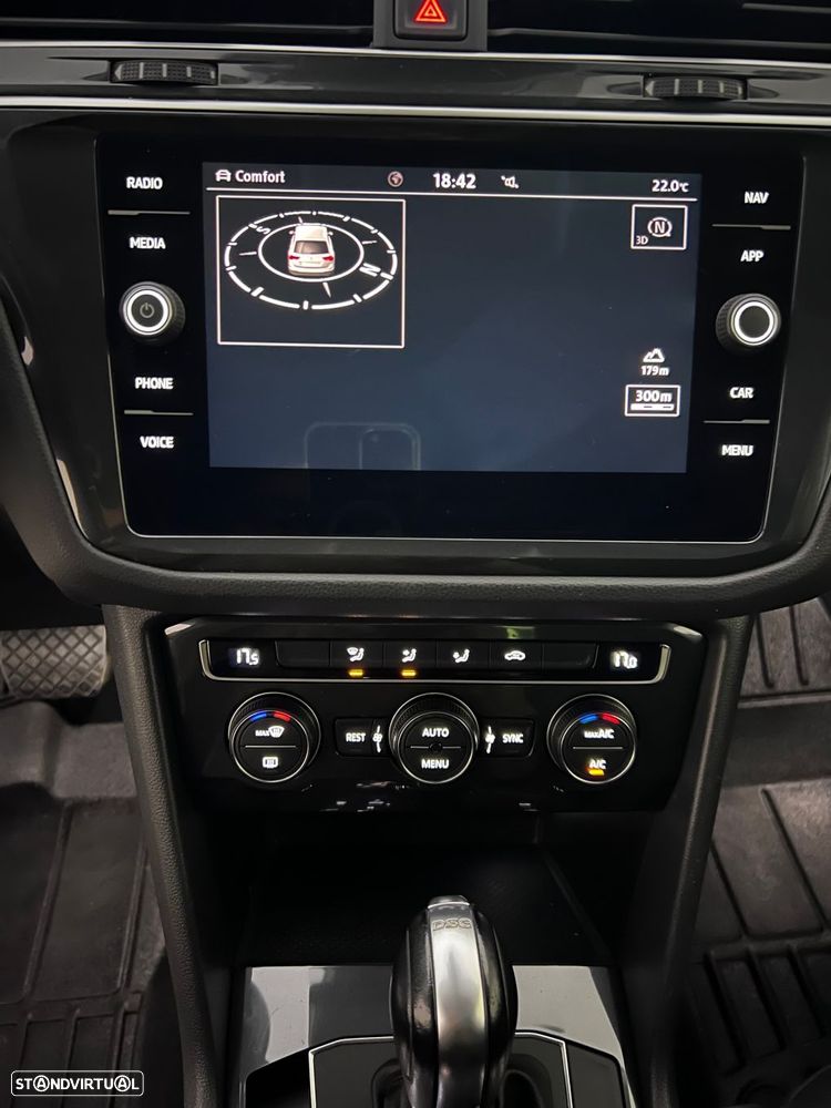 VW Tiguan 2.0 TDI R-Line DSG 4Motion - 29