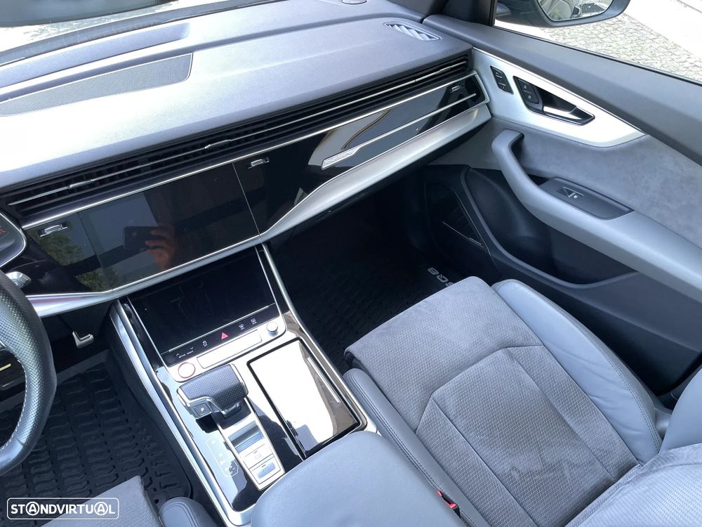 Audi SQ8 4.0 TDI quattro Tiptronic - 22