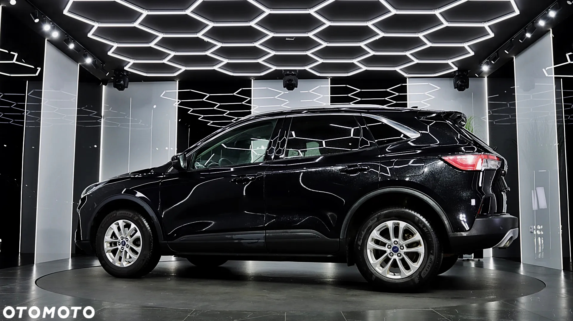Ford Kuga 2.5 FHEV FWD Titanium - 4