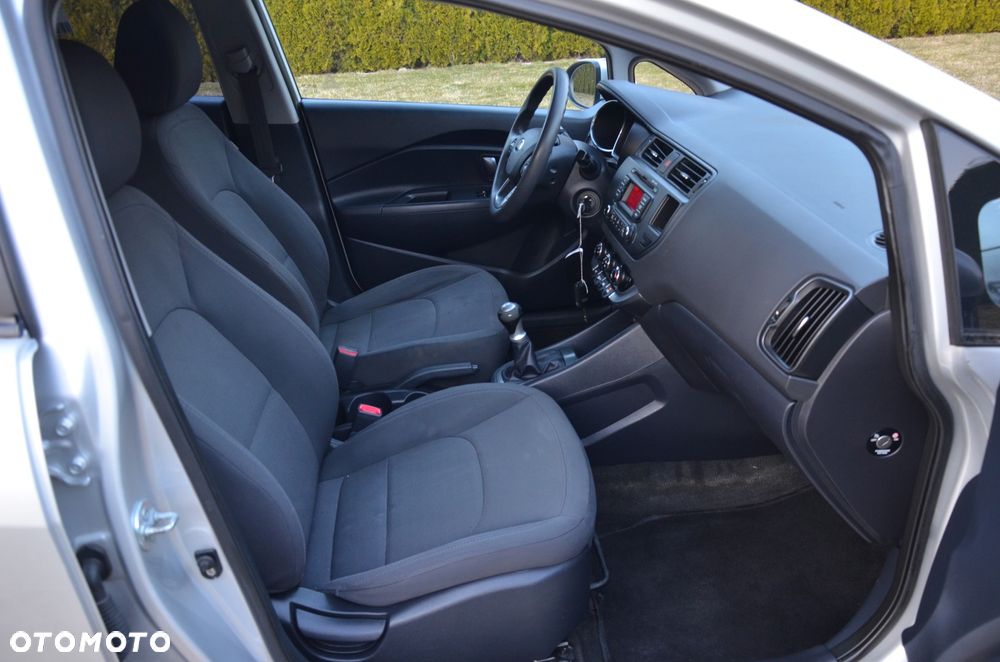 Kia Rio 1.2 Attract - 11