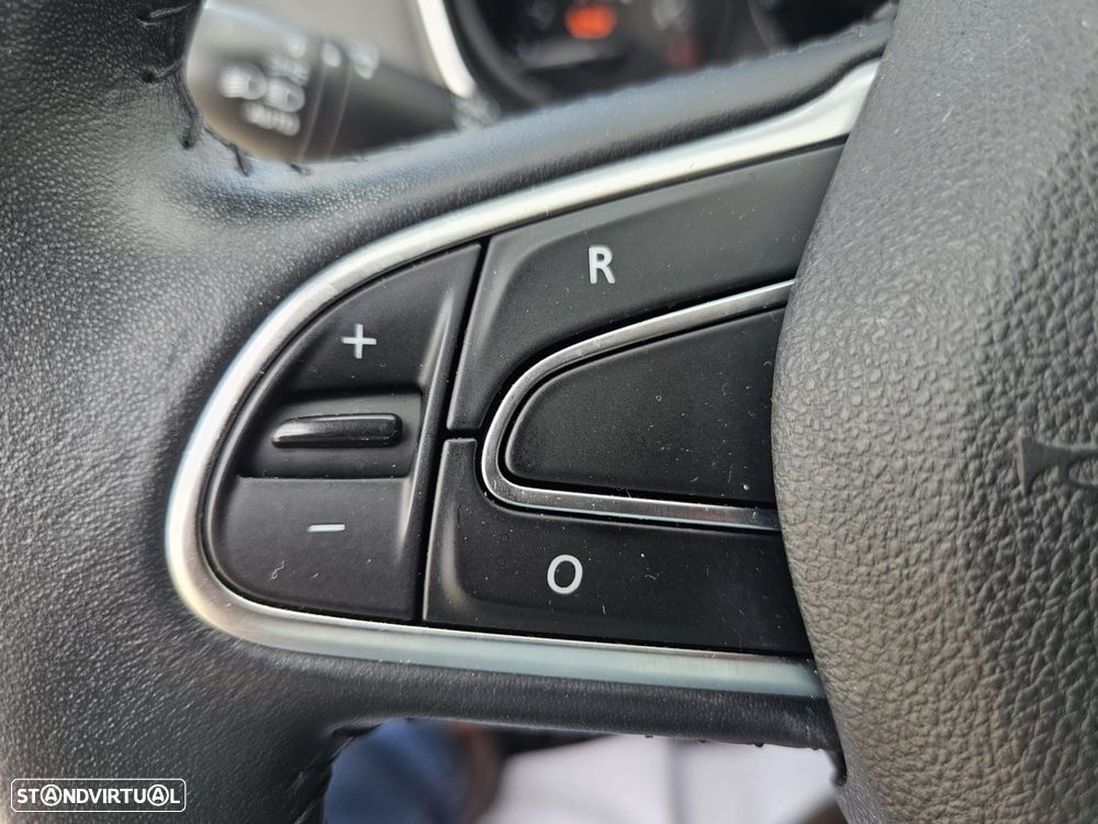 Renault Mégane 1.3 TCe Limited - 35