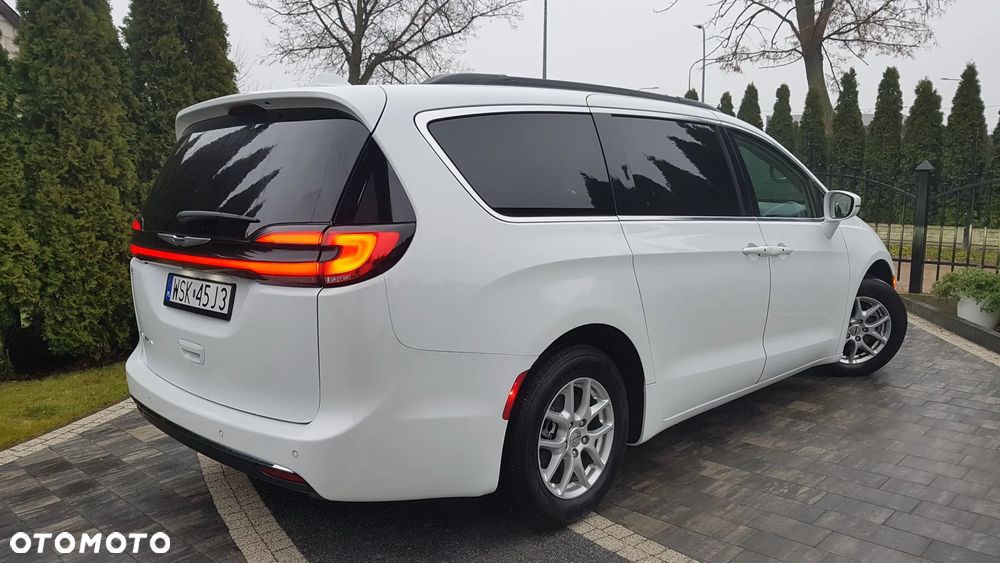 Chrysler Pacifica - 8