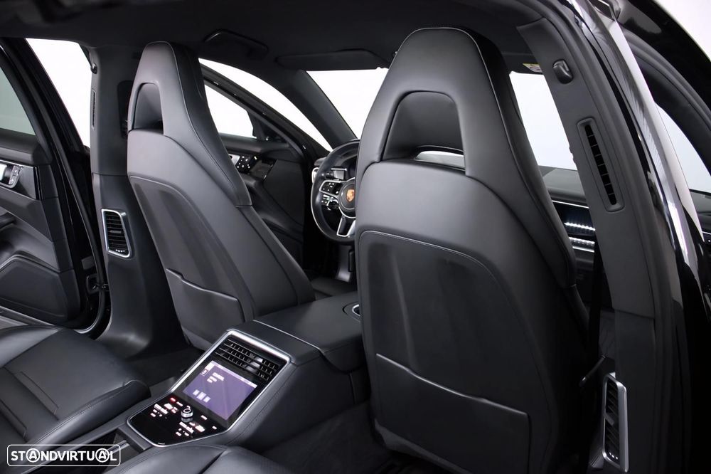 Porsche Panamera 4 E-Hybrid - 16