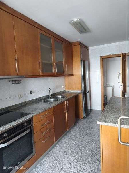 Apartamento T2+1 Matosinhos Sul - Rua Roberto Ivens - Grande imagem: 3/12