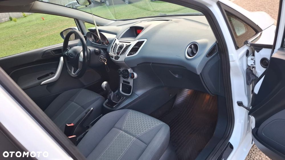 Ford Fiesta 1.25 Titanium - 10