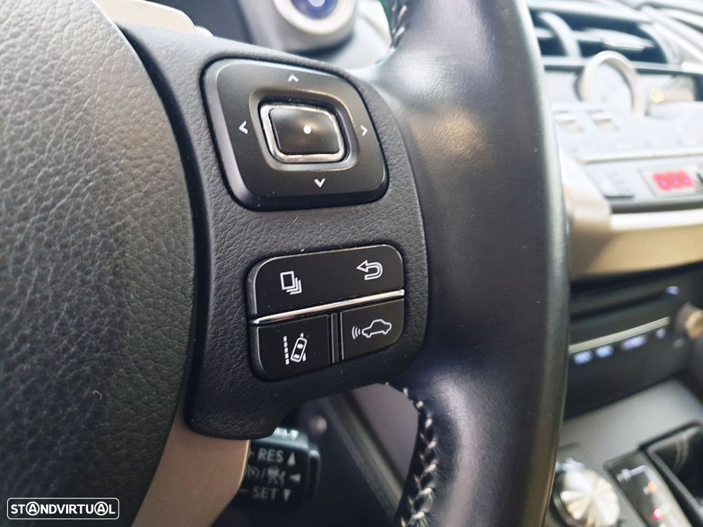 Lexus NX 300h Executive+ - 21