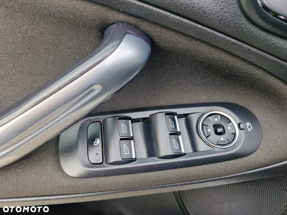 Ford S-Max 2.0 TDCi DPF Titanium - 11