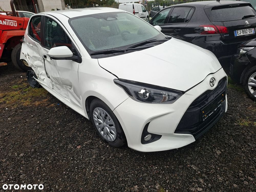 Toyota Yaris Hybrid 100 Life - 22