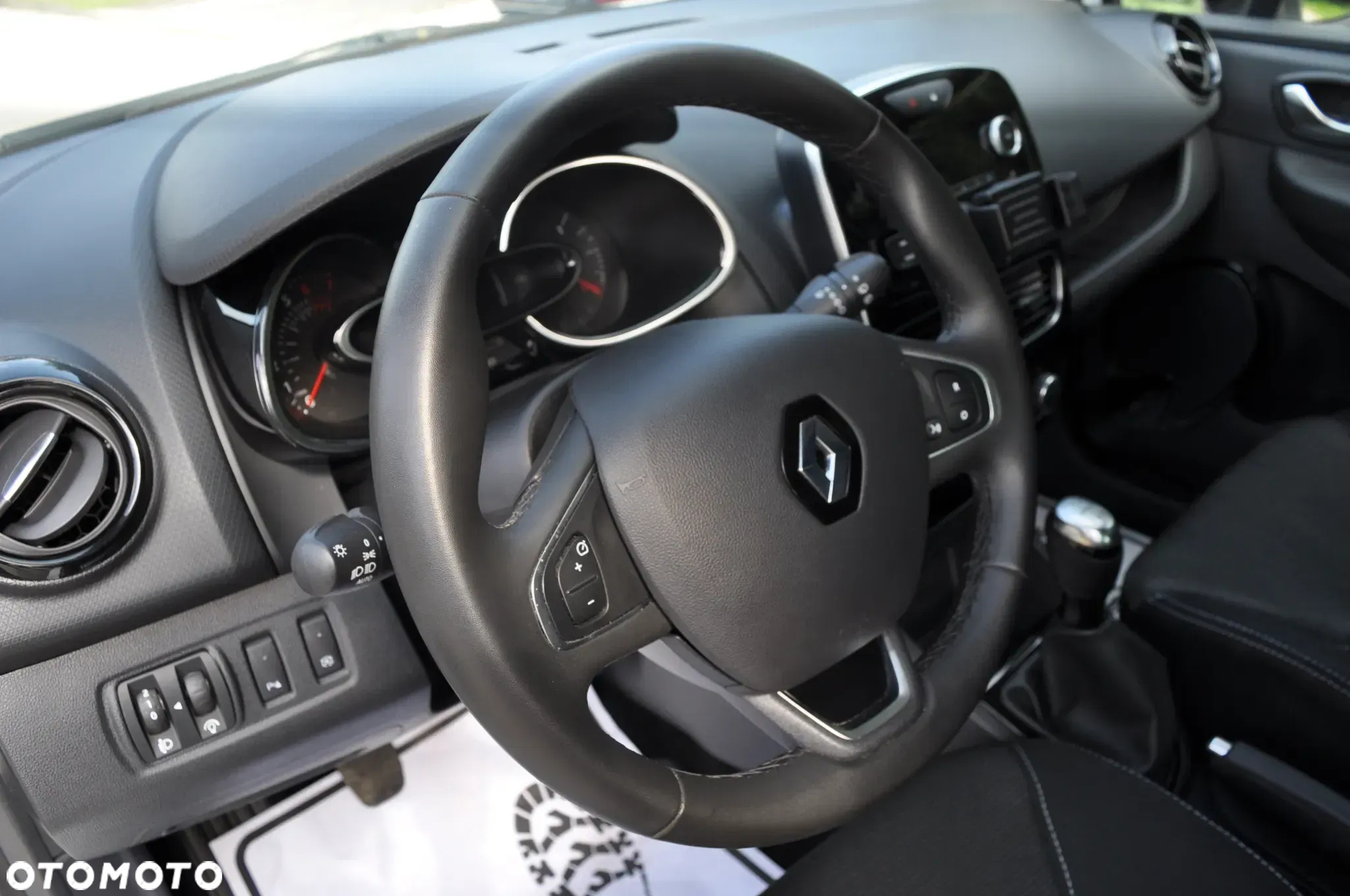Renault Clio (Energy) TCe 75 Start & Stop LIMITED - 33