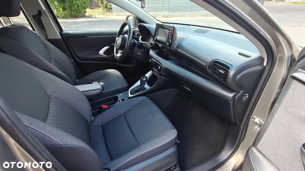 Toyota Yaris - 12