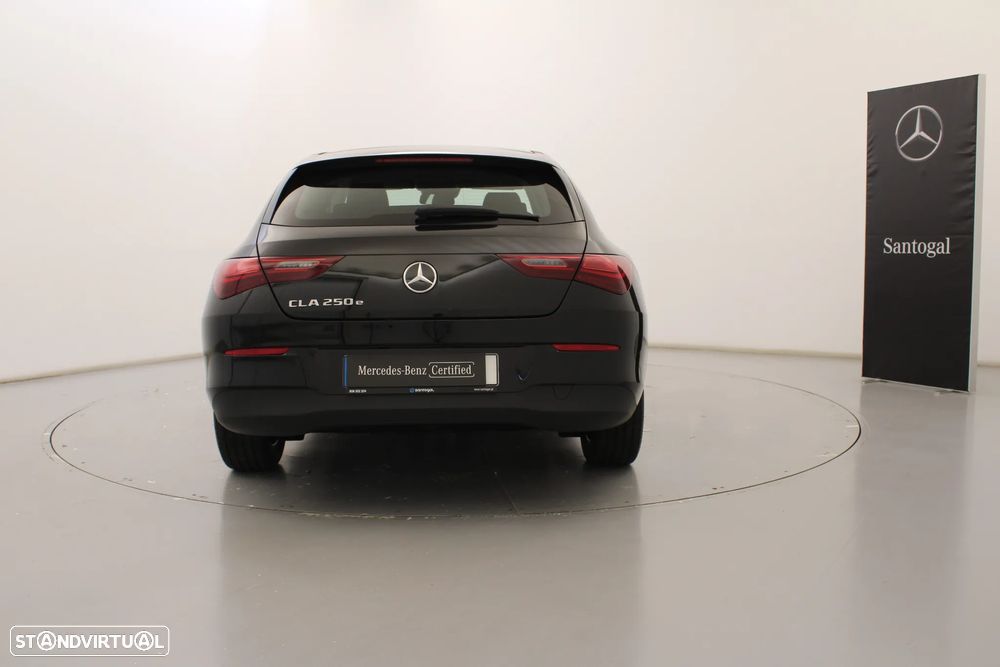 Mercedes-Benz CLA 250 e - 8