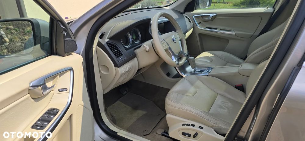 Volvo XC 60 T6 AWD Momentum - 11