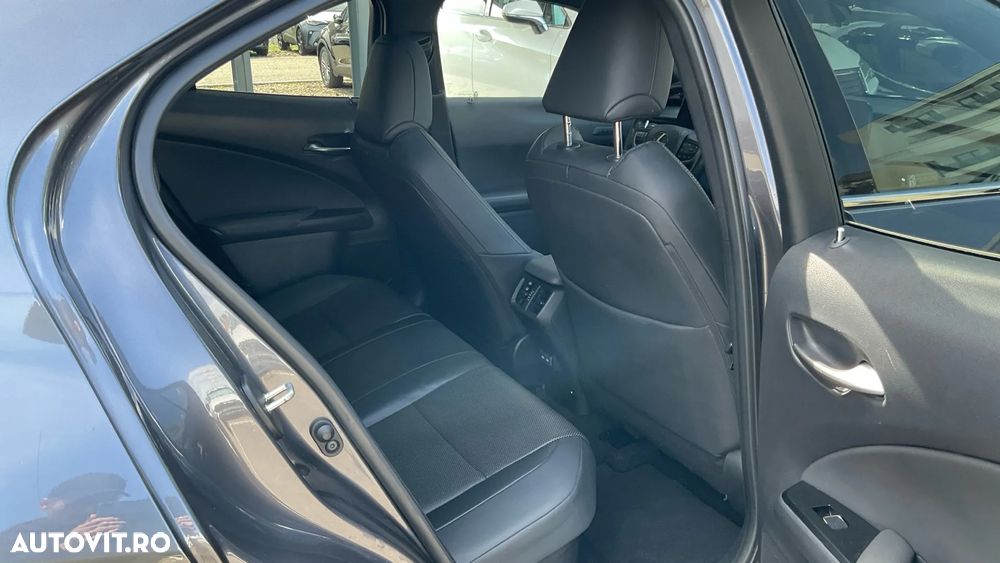 Lexus UX 250h (E-FOUR) Luxury Line - 28