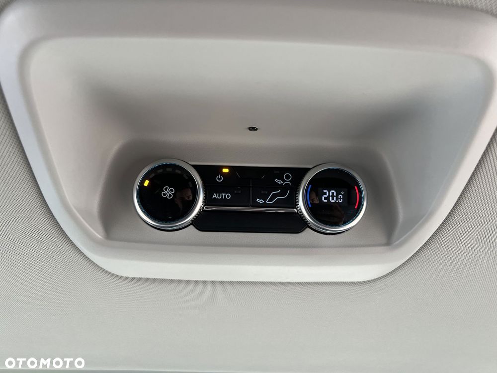 Ford Tourneo Custom - 29