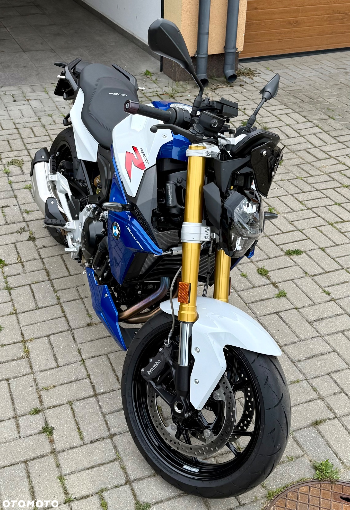 BMW F - 2