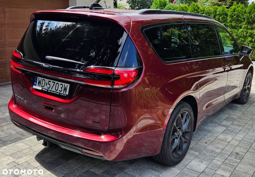 Chrysler Pacifica - 8