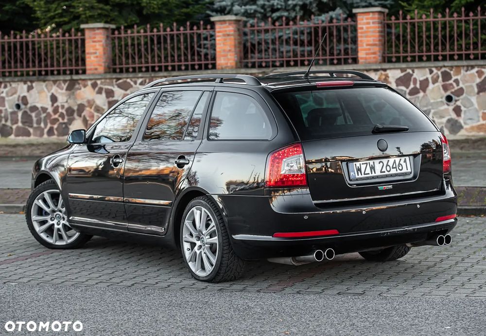 Skoda Octavia Combi 2.0 TDI CR DPF RS - 9