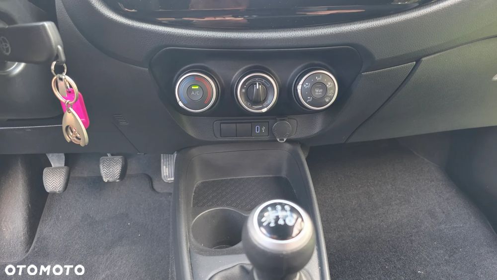 Toyota Aygo X Air Limited - 32
