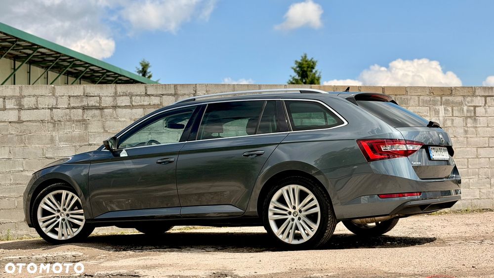 Skoda Superb 2.0 TDI Premium Edition - 13