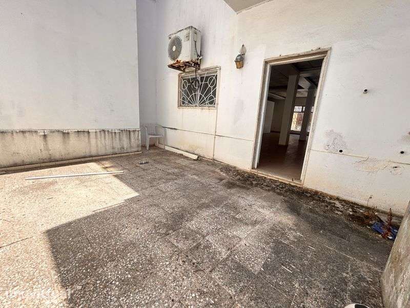 Loja em conversão para T2 | BAIXA DA BANHEIRA - Grande imagem: 2/11