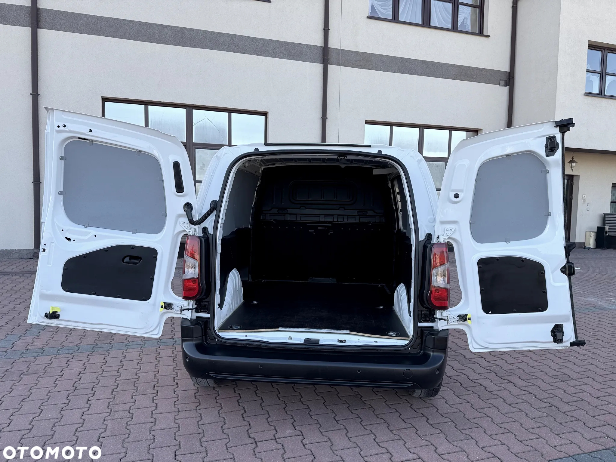 Opel COMBO - 25