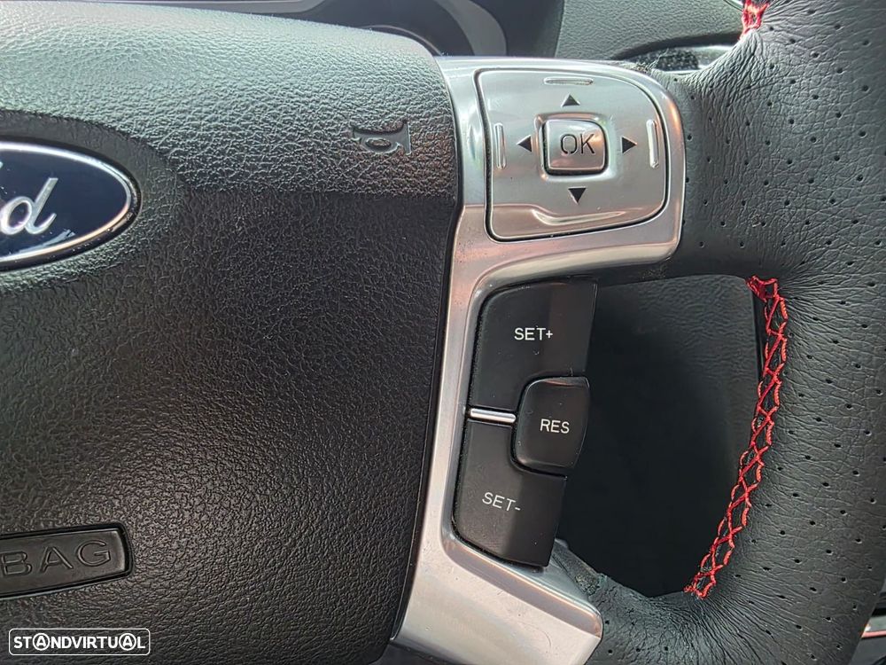 Ford S-Max 2.2 TDCi Titanium 7L - 29