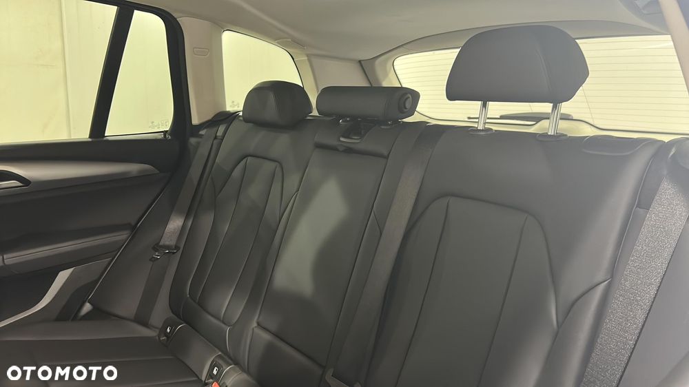 BMW X3 xDrive30e - 13