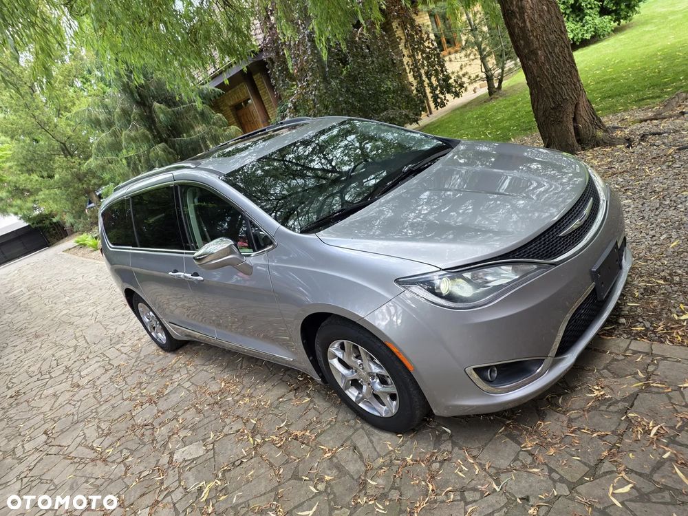 Chrysler Pacifica - 6