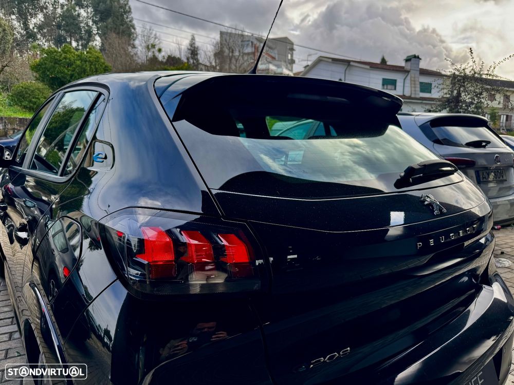 Peugeot 208 - 25
