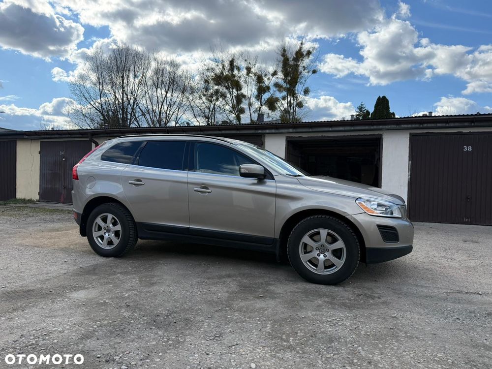 Volvo XC 60 T5 Momentum - 4