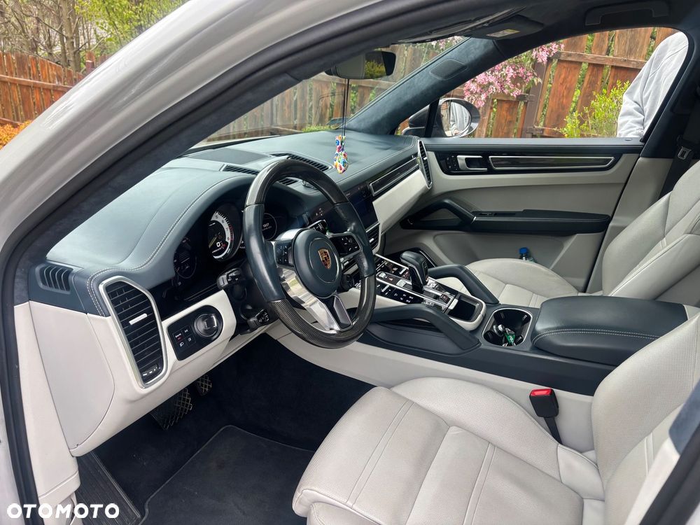 Porsche Cayenne Platinum Edition - 9