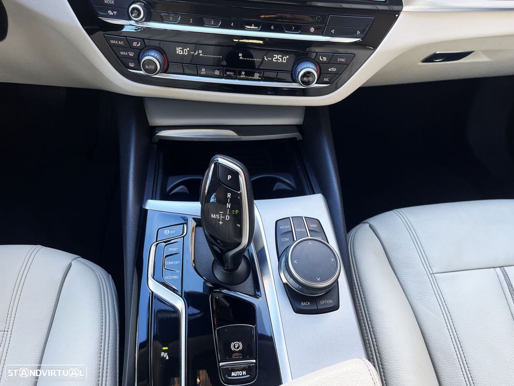 BMW 520 d Line Luxury Auto - 11