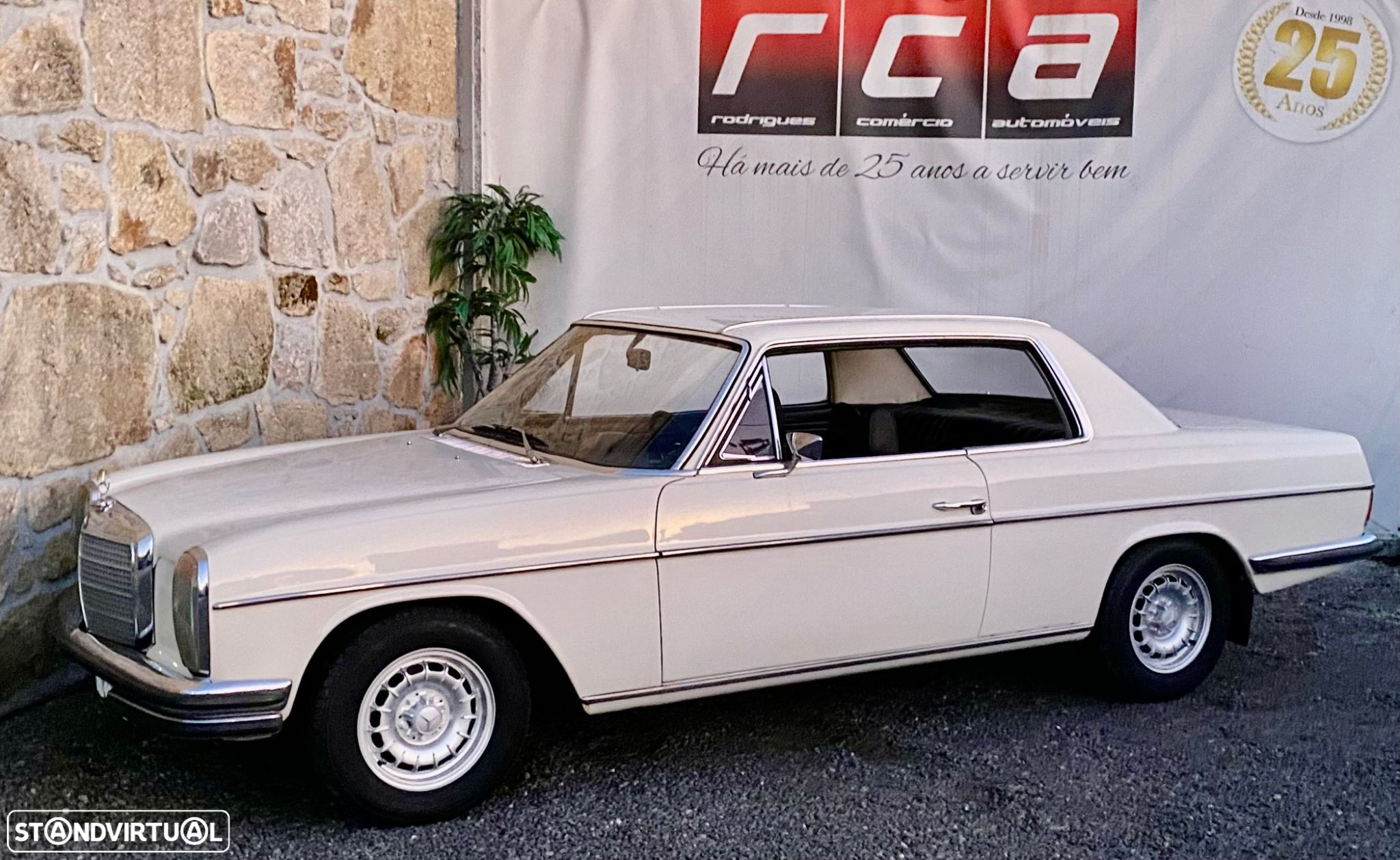Mercedes-Benz 250 - 8