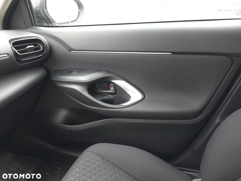 Toyota Yaris Cross Hybrid 1.5 Comfort - 24