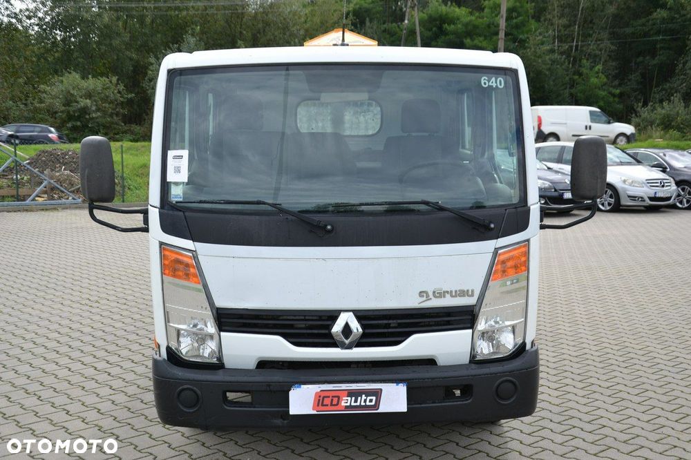 Renault Maxity - 2