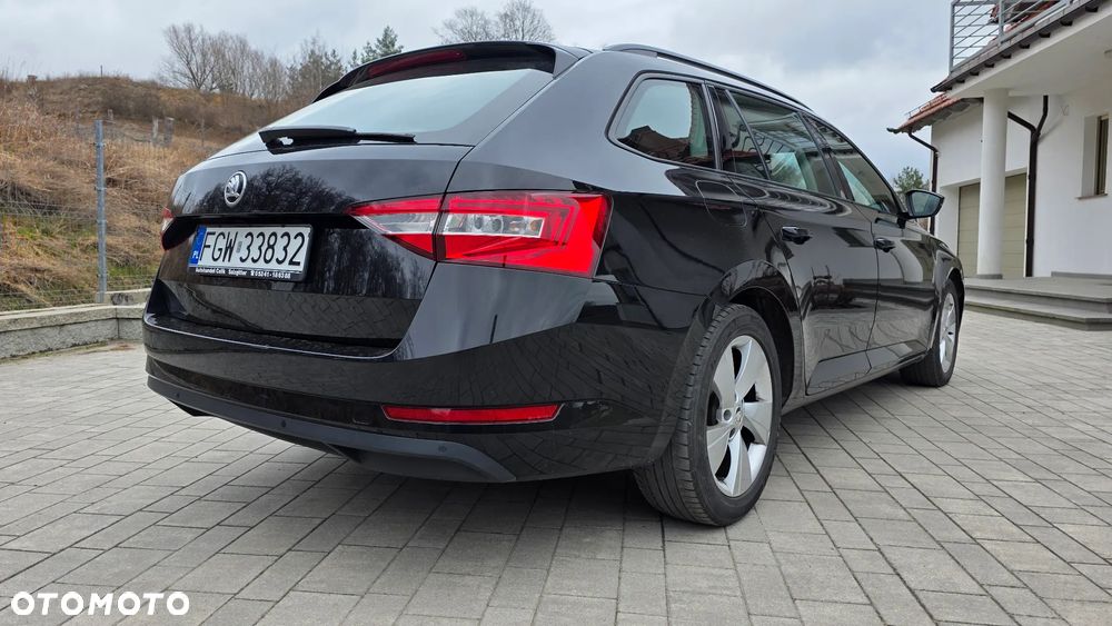 Skoda Superb 1.6 TDI GreenLine - 7