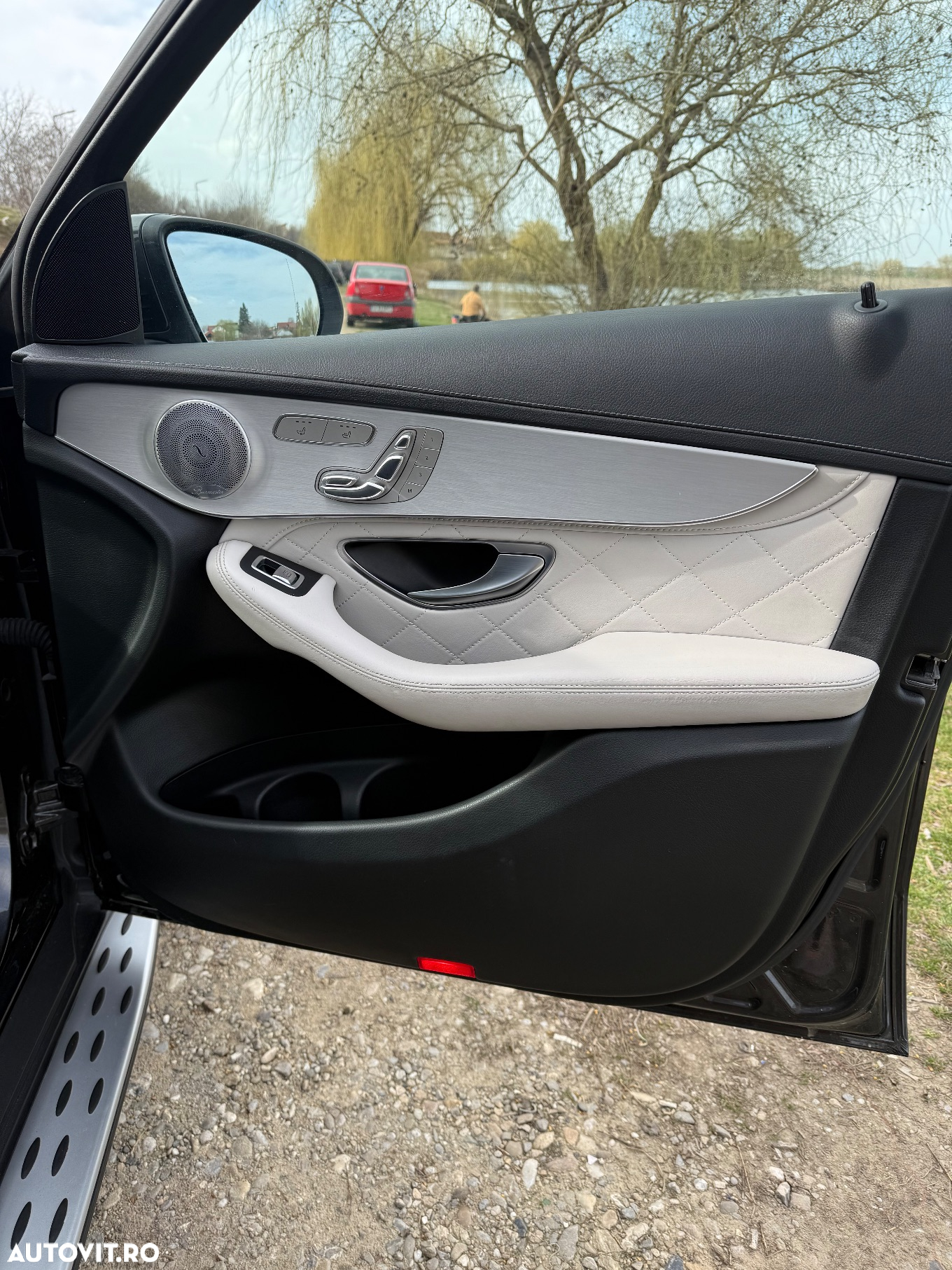 Mercedes-Benz GLC 220 d 4Matic 9G-TRONIC - 24