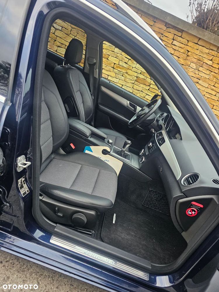 Mercedes-Benz Klasa C 200 CDI BlueEff Elegance - 22