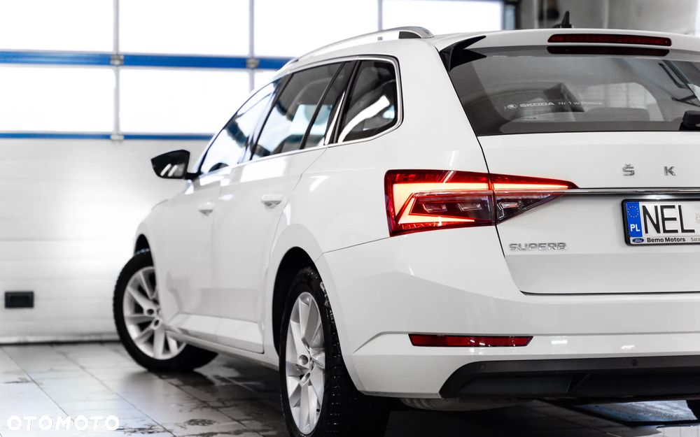 Skoda Superb 2.0 TDI Ambition DSG - 8