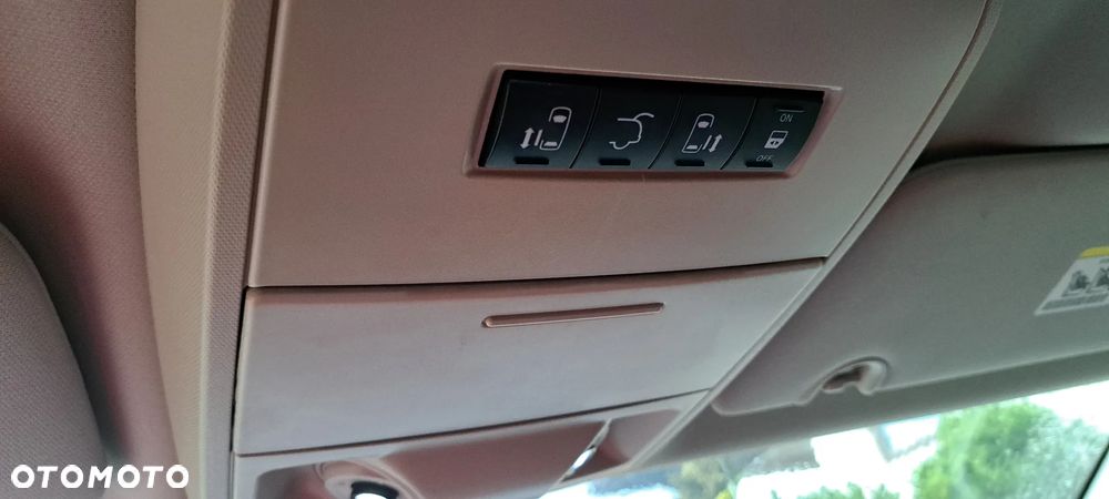 Chrysler Town & Country 3.6 Touring - 11