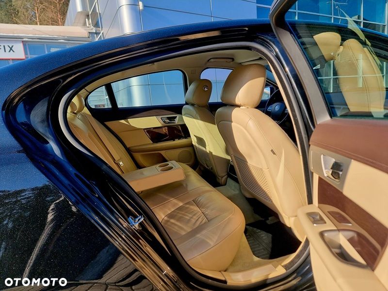 Jaguar XF 3.0 V6 D S Luxury - 6