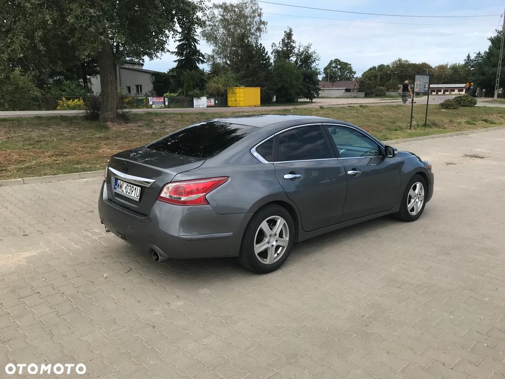 Nissan Altima - 6