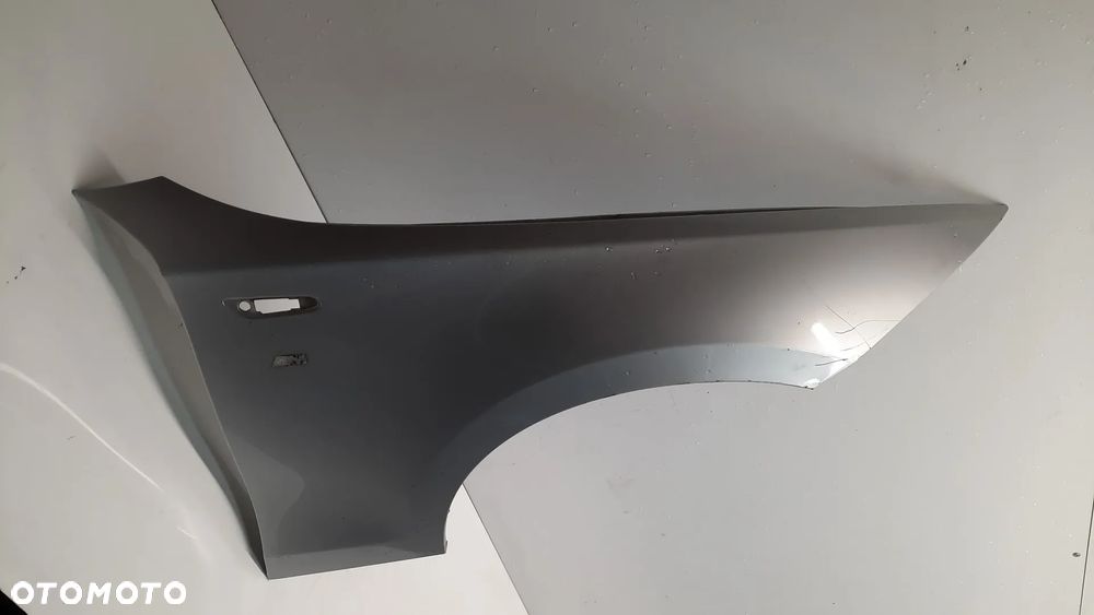 BŁOTNIK PRZEDNI PRZOD PRAWY BMW 1 E81 E82 E87 E88 TITANSILBER 354 SREBRNY POSIADA OZNAKI RDZY - 2