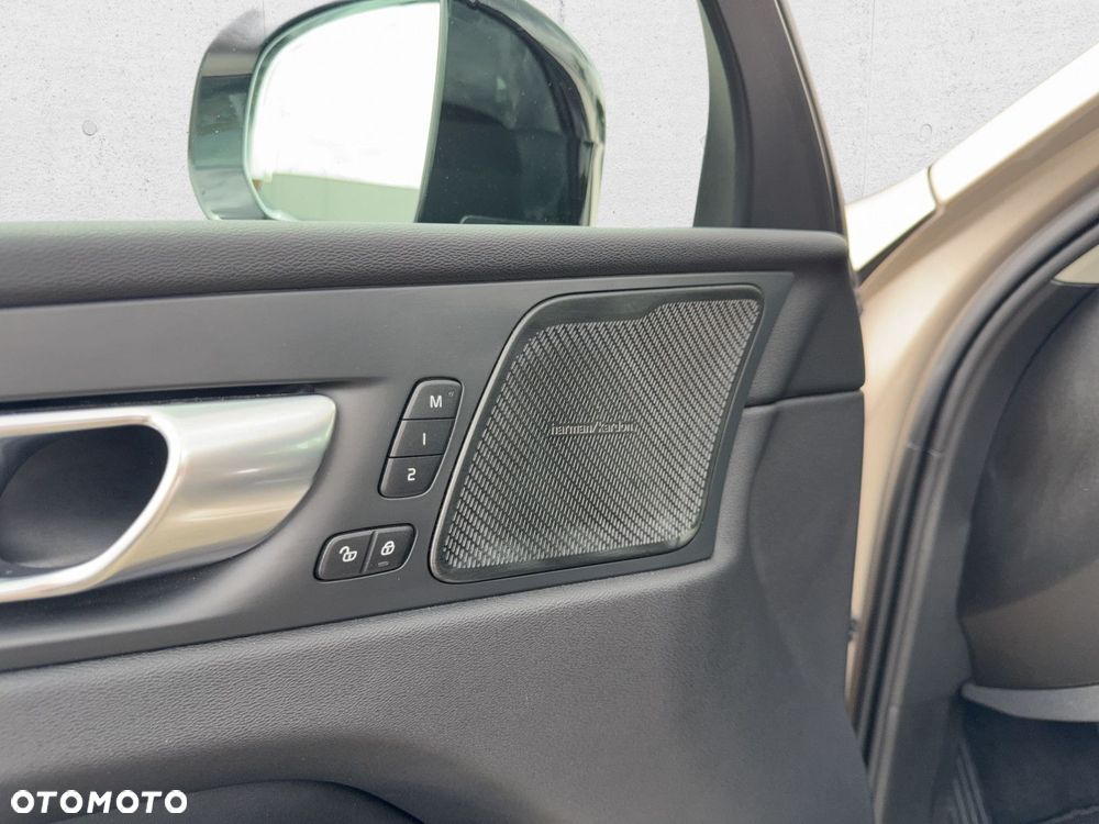 Volvo XC 60 - 20