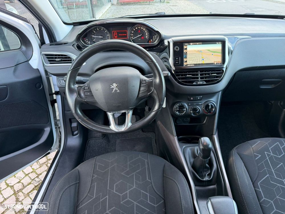 Peugeot 2008 1.2 PureTech Style - 5