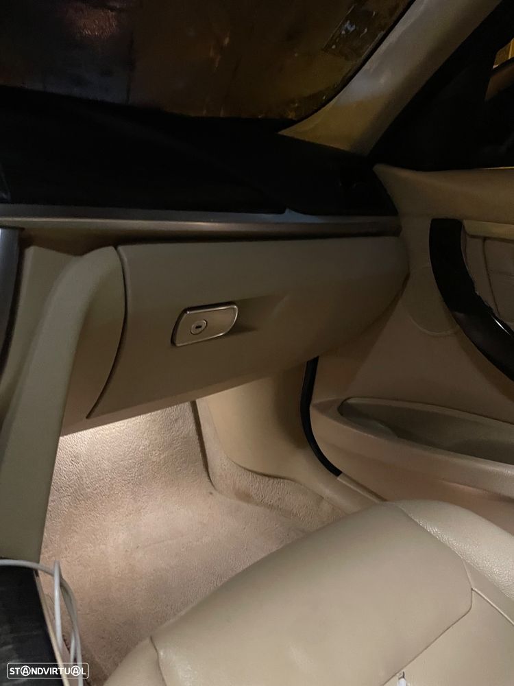 BMW 318 d Touring Aut. Luxury Line - 15