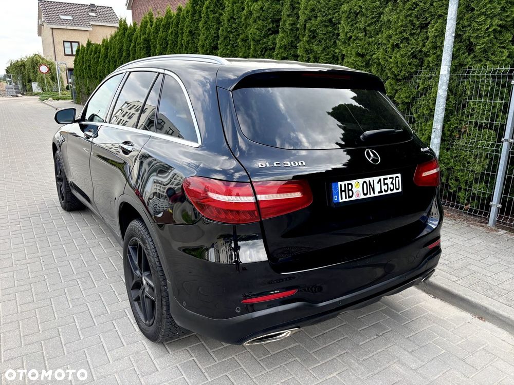 Mercedes-Benz GLC 300 4Matic 9G-TRONIC - 4