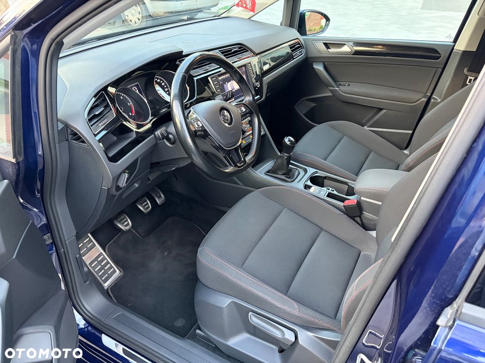 Volkswagen Touran - 9